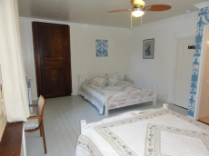 3 Bedrooms Cottage spacious