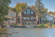 Waterfront Black Hawk Lake Home w/Game Room, Bikes