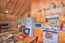 'Frog Leap' Hiawassee Cabin w/Blue Ridge Mtn Views