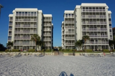 Beachfront. Gulf View from Every Room, Beach & Pool Open, Sunset View, CLEAN