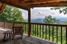 Gorgeous View, Private Studio Log Cabin, Hot Tub, Sleeps 2, 1 Bathroom, GSMNP