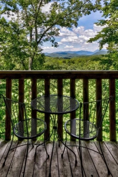 Great View! Pool Table, Hot Tub, Privacy, Fireplace, Honeymoon, Relax!