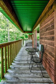 Great View! Pool Table, Hot Tub, Privacy, Fireplace, Honeymoon, Relax!