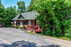 Great View! Pool Table, Hot Tub, Privacy, Fireplace, Honeymoon, Relax!