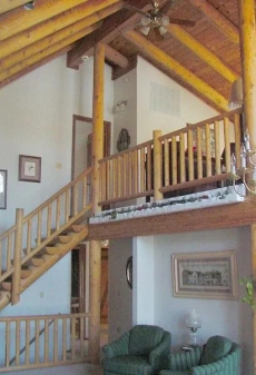 3200 Square Foot Log Home Near Branson!