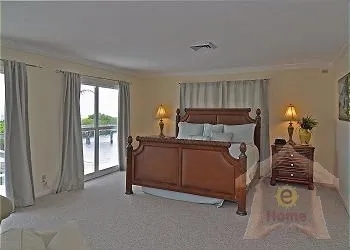 4 Bedrooms House Surfside 