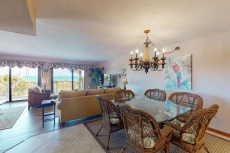 Spacious/3 Bedroom 2 Bathroom Condo / Direct Oceanfront