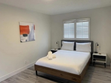 #205 BEAUTIFUL & NEWLY RENOVATED BEACH WALK APARTMENT