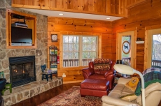 Cozy Log Cabin - Fireplace - Hot Tub - Views