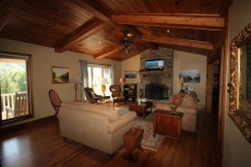 THE PONDEROSA - Luxurious Mtn Home w/Hot Tub, Pool Table, WiFi