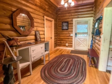 Pine Log Lodge -Log Cabin W/Babbling Creek, Hot Tub, Fire Pit & 2 Kings!