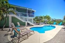 Plenty of chairs to just relax and lounge out by the pool.