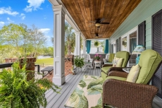 Spectacular Wonderful Home Situated Directly on the Intracoastal Waterway