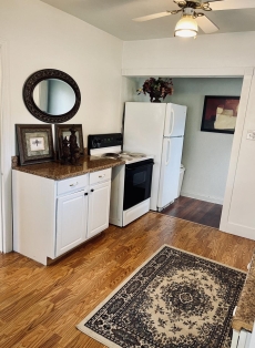 Visit Dubuque in Style! Updated 2BR home in central location