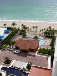 2 bedrooms in Hallandale Beach, Florida