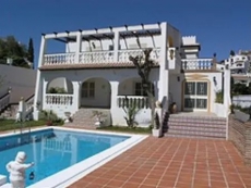 3 Bedrooms Villa Aritza