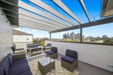 3 BEDROOM 3.5 BATH 4 STORY HOME | 5 BEDS - SLEEPS 10 | ROOFTOP | DOWNTOWN VIEWS
