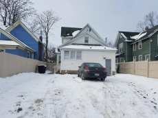 Downtown 2-Story Cottage