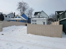 Downtown 2-Story Cottage