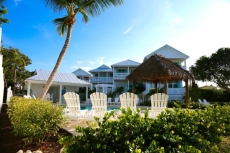 WALK TO RESTAURANTS | POOL | SUNSETS | Little Basin Villas | Key Lime Villa 1