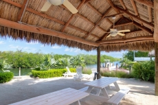 WALK TO RESTAURANTS | POOL | SUNSETS | Little Basin Villas | Key Lime Villa 1