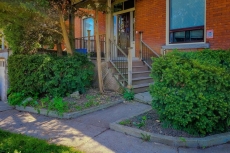 Stair case that leads to the Lovely 2 bedroom Buda apartment. Welcome, Bienvenue!!!