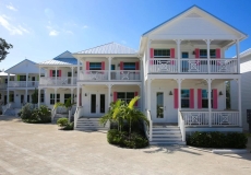 WATERFRONT | POOL | WALK TO RESTAURANTS | Little Basin Villas | Conch Villa 4