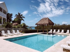 WALK TO RESTAURANTS | POOL | SUNSETS | Little Basin Villas | Key Lime Villa 2