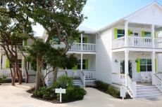 WALK TO RESTAURANTS | POOL | SUNSETS | Little Basin Villas | Key Lime Villa 2