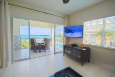 Beautiful Ocean Views! Only steps from the ocean! in the Center of 7 Mile Beach!