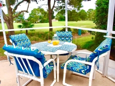 Al-fresco dining surrounded by beautiful Florida vegetation