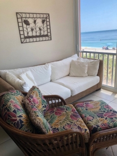 Siesta Key - Completely Renovated 2bdrm on the beach - amazing views!!