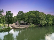 Riverhawk Bunkhouse on Mountain Fork