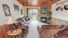 Spruce Cabin with Hot Tub &Fire Pit