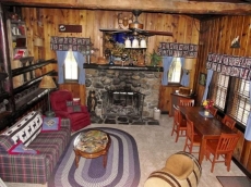 Pine Crest- Historic 3 bedroom Log Cabin built in the 1930