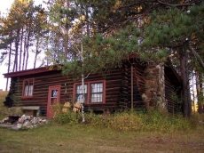 Pine Crest- Historic 3 bedroom Log Cabin built in the 1930