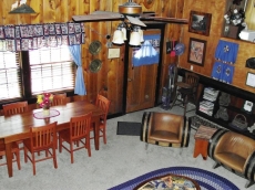 Pine Crest- Historic 3 bedroom Log Cabin built in the 1930