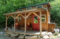 Discover Serenity at TinyFox Cabin: Your Perfect Getaway Surrounded by Nature