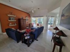 Living room with view onto lanai