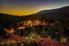 Unmatched Privacy on 3 Acres: Backs to Forest, Forever Views,Hot Tub/ EV Charger - Hillside Villa