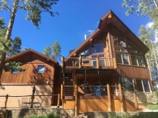 Fantastic Family “Treehouse”-Hot Tub10 Minutes to Winter Park