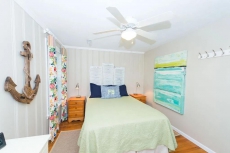 SPECIAL RATES thru Jan. Sweet Retreat - Steps to the Beach! A 5 STAR STAY!