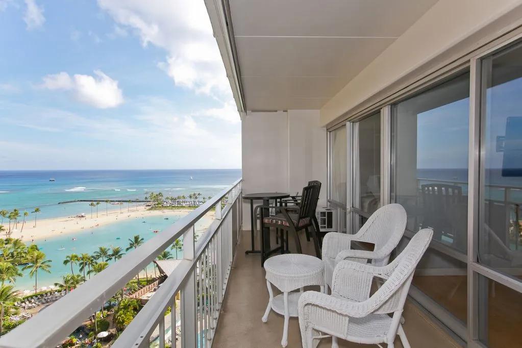 2 Bedrooms Condo Rental in Waikiki, Hawaii - Ocean & Lagoon Views -Best ...