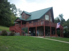 Papa Bear's River Cabin- 3 bedroom, 2 full bath, Riverfront