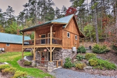 'Chantarelle' Cabin w/ Hot Tub - Near Asheville!