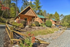 Scenic Asheville Area Cabin w/Fireplace & Hot Tub