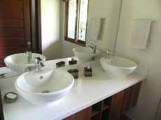 Lilan Nature, Beautiful and luxury Villa with pool and tennis Court, WIFI.