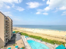 G710: Updated Oceanfront 3BR Condo at Sea Colony - Private Beach, Pools ...