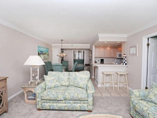 G710: Updated Oceanfront 3BR Condo at Sea Colony - Private Beach, Pools ...