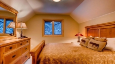 White Bear Lodge: Pet-Friendly, Hot Tub, Sauna, Pool Table